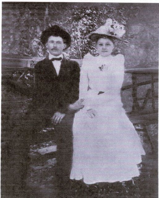 43 - PFam Ada & Rasberry R. weddingB0001714