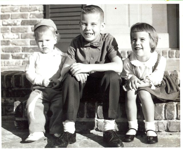 92 - PFam1 Long children Doa Dr., onsteps TallahasseeB0001373